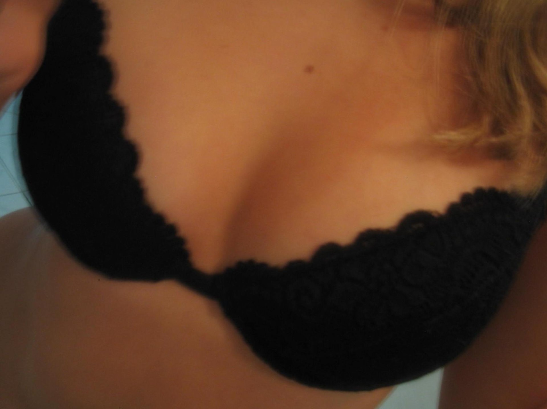 LangfeuchtBlond aus Zürich,Schweiz